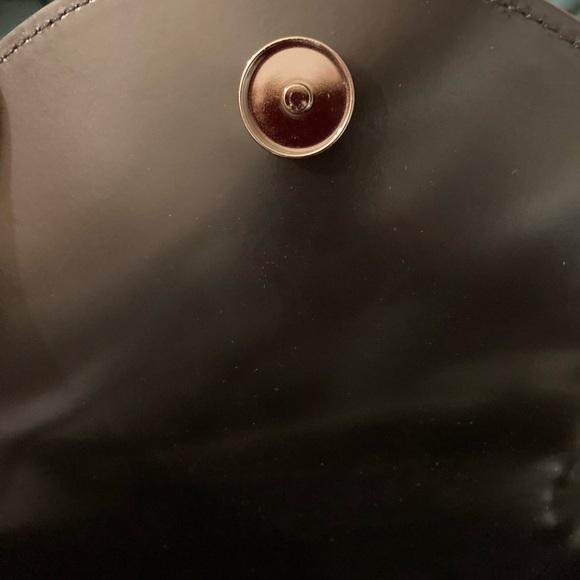 NEW forever elegant black and white Aquatalia designer handbag. - Picture 4 of 10